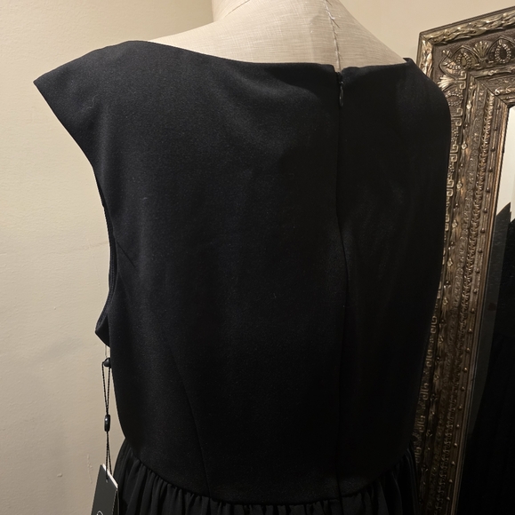 Adrianna Papell Black Sleeveless Scalloped V-Neck Midi Dress. Sz 16. NWT - Picture 6 of 9